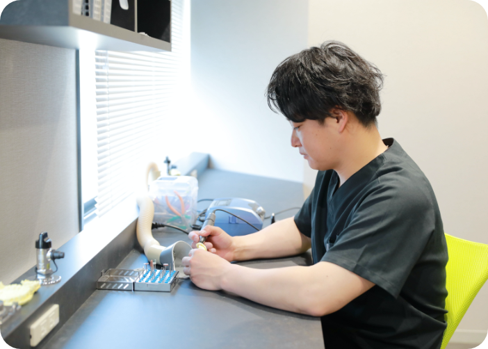 徹底した品質管理のための⻭科技⼯室